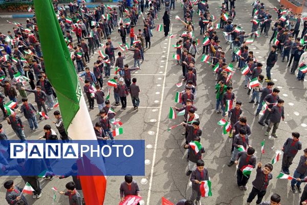 جشن پیروزی انقلاب اسلامی در مدارس رباط‌کریم
