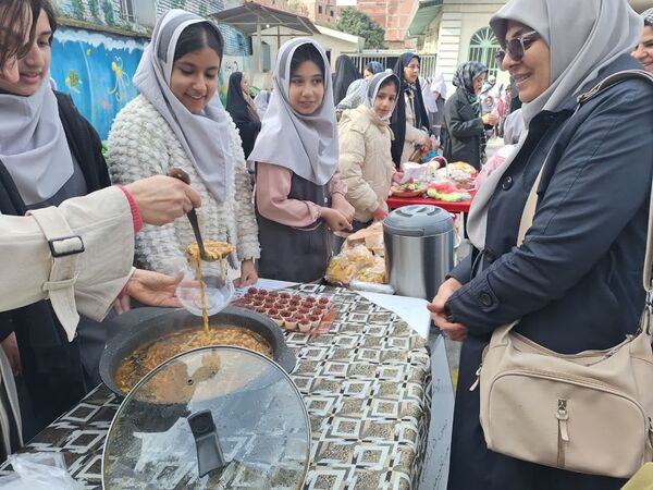 بازارچه دانش‌آموزی آزادشهر