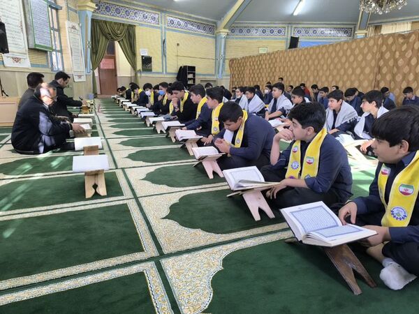 محفل انس با قرآن در دبیرستان سما 