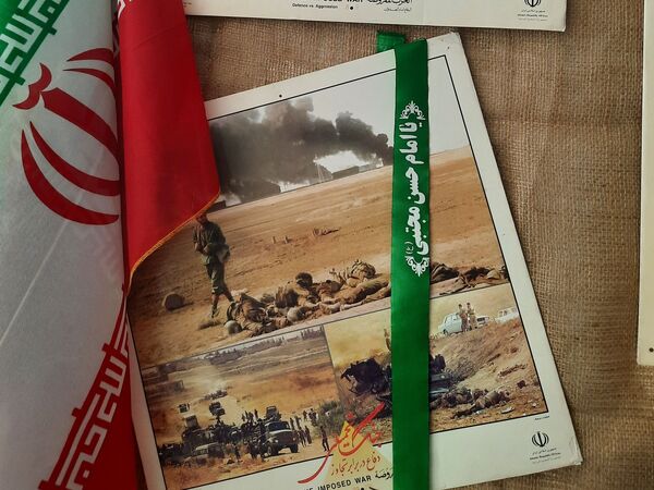بزرگداشت یاد شهدای دفاع مقدس در دبستان دخترانه نوفل لوشاتو ناحیه سه