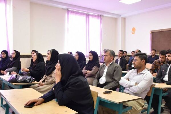 دوره توانمندسازی معلمان ابتدایی در ثلاث‌ باباجانی