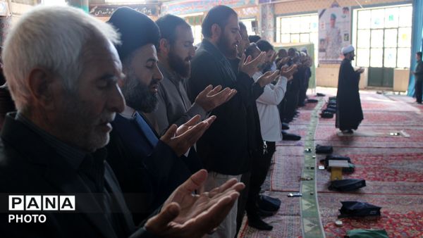 نورآباد میزبان نماز باشکوه عید قربان با حضور مردم