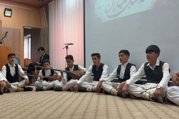 رقابتی از رنگ فرهنگ و هنر؛  هنرنمایی دانش‌آموزان در دیار شیخ جام
