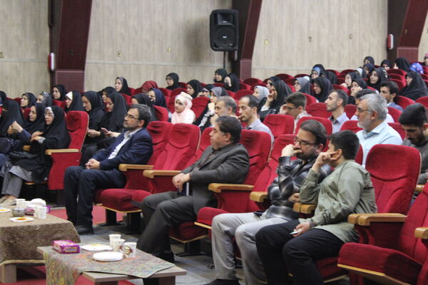 نقش بی‌بدیل مربیان تربیتی در شکوفایی نسل آینده در همایش منطقه ۵ تهران بازخوانی شد