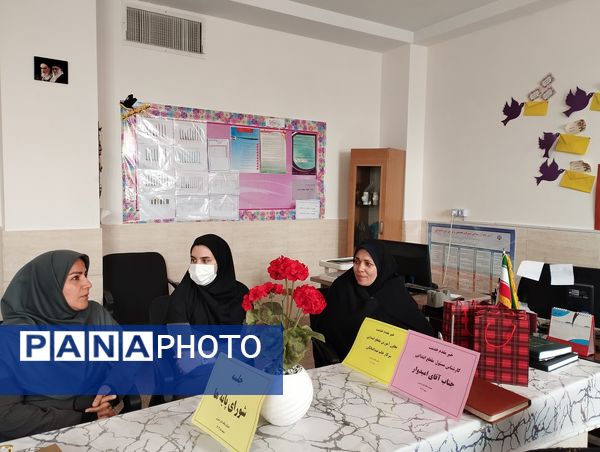 اجرای طرح شورای‌ معلمین  هم پایه مقطع ابتدایی در دبستان مالک اشتر شهرستان ملارد