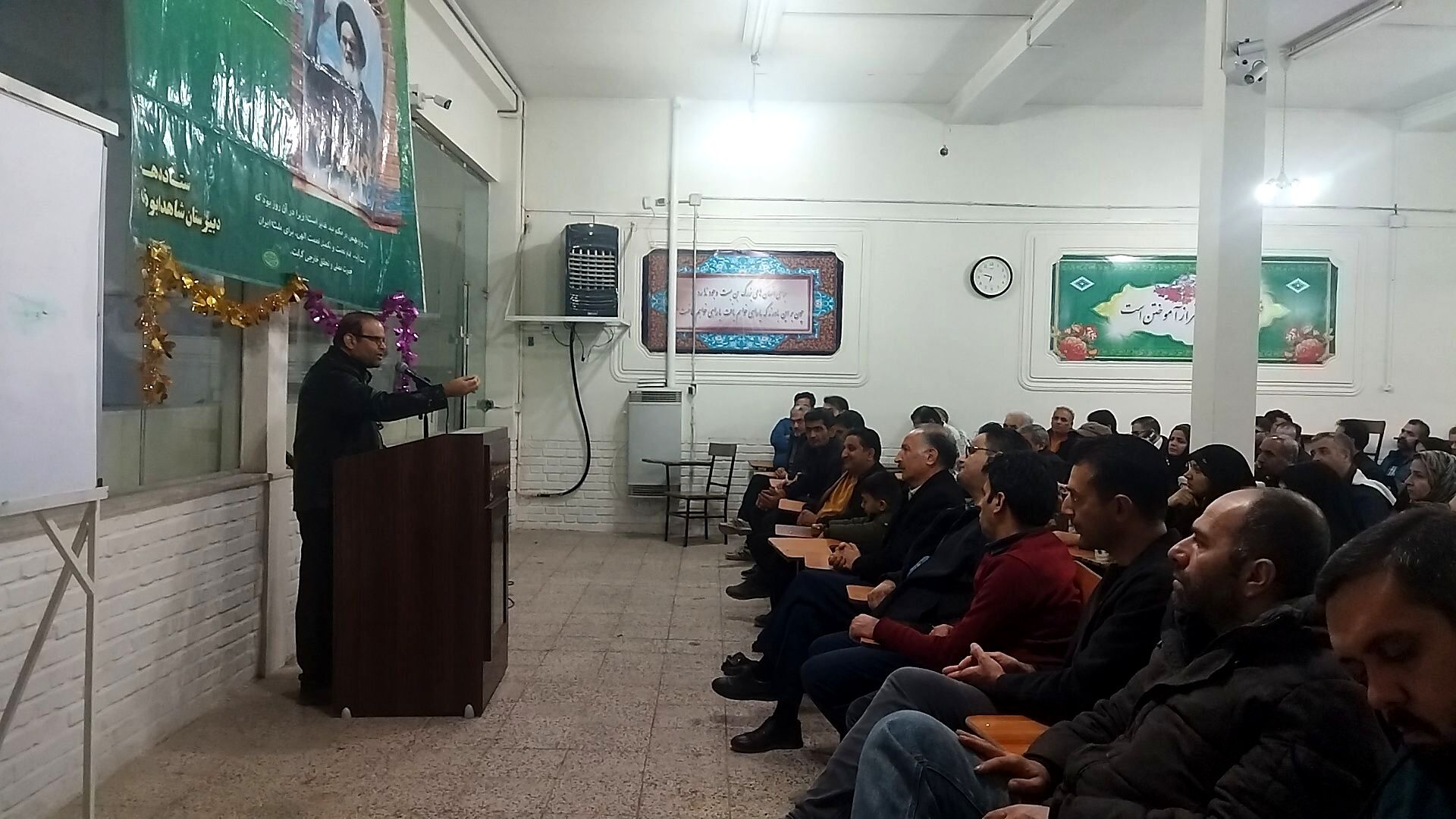 جلسه  اولیای دبیرستان شاهد ابوذر غفاری نیشابور 