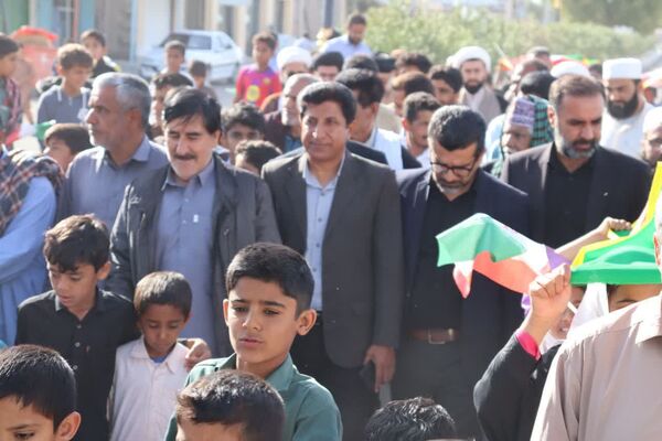 حضور پرشور شیعه و سنی دهستان رمشک در یوم‌الله ۲۲ بهمن