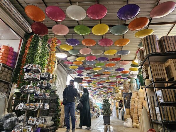حال و هوای خاص در بازار گل محلاتی