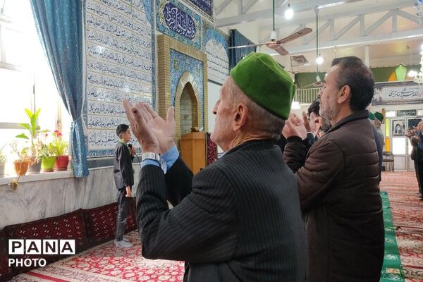 اقامه نماز جمعه در آخرین هفته  ماه مبارک رمضان در شهر بار نیشابور
