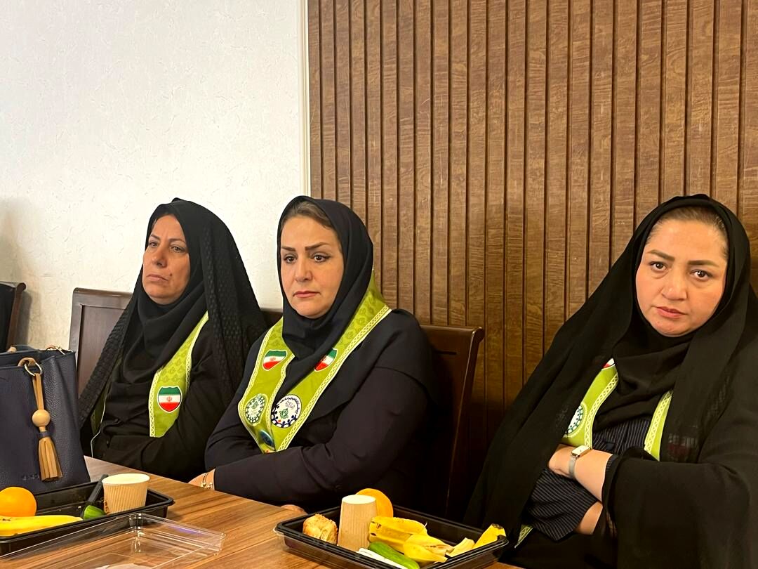 دیدار  صمیمانه مربیان و اعضای سازمان دانش‌‌آموزی فارس با مدیرکل آموزش و پرورش فارس