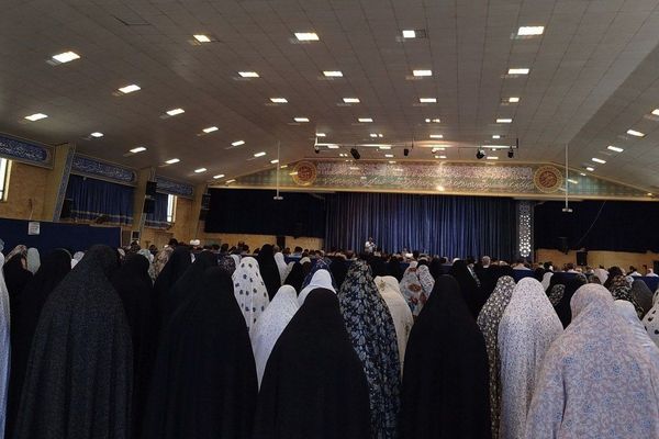حضور پرشور فرهنگیان و دانش آموزان در نماز جمعه صفادشت ملارد 