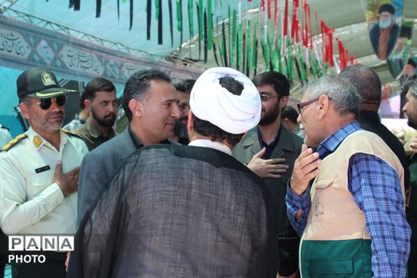 پذیرایی یاران خراسانی از زائران رهبر شهید در مهمانک