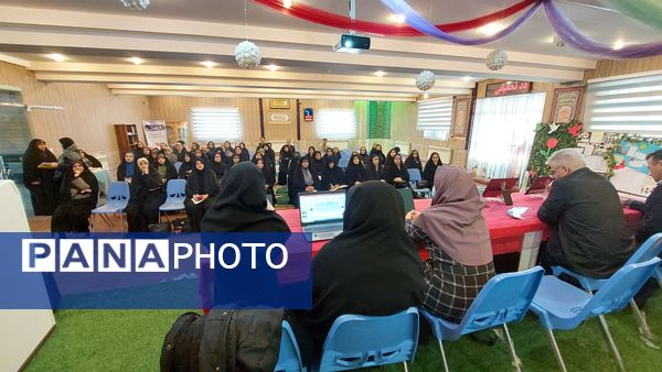 جلسه آموزش خانواده در دبستان دخترانه شاهد تحقیقی ناحیه۶