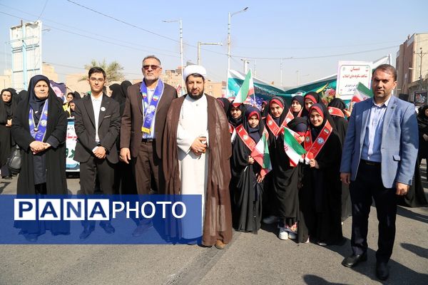 دانش آموزان اهوازی انزجار از استکبار جهانی را در قاب دوربین پانا ثبت کردند