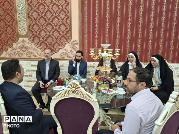  مدیران ابتدایی و مسئولان منطقه ۴ به استقبال سال تحصیلی رفتند