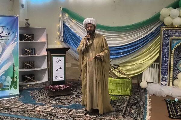 طنینِ نیایش در مدرسه