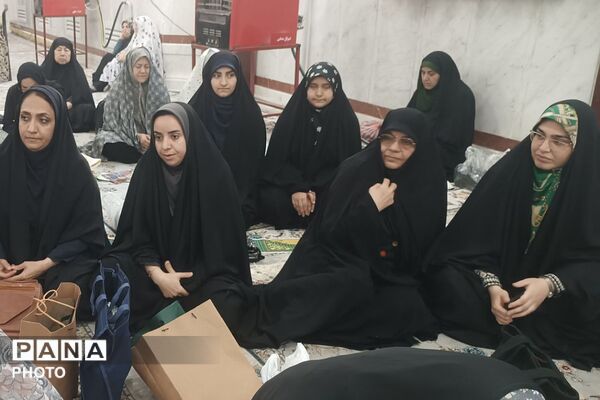 تجلیل از خادمین عرصه تربیت در نمازجمعه باقرشهر و کهریزک 