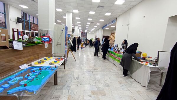 نمایشگاه  آثار پژوهشی وفن آوری در فرهنگسرای سیمرغ