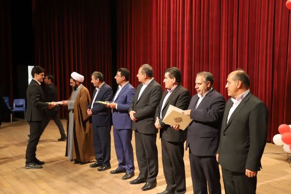 آیین نکوداشت منتخبین مرحله استانی چهل و سومین دوره مسابقات فرهنگی و هنری فردا
