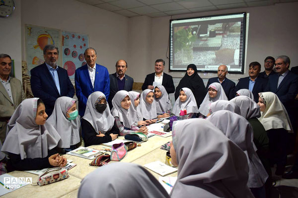 نشست منطقه‌ای مدیران مدارس خیرساز در مدرسه شاهد امام سجاد(ع)