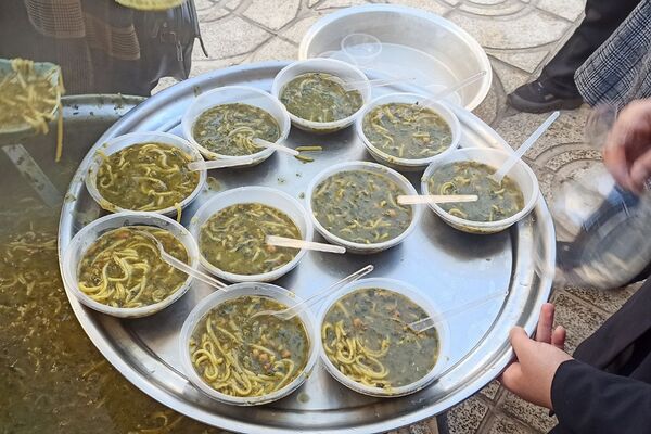 مراسم عزاداری و توزیع نذری به‌مناسبت شهادت حضرت فاطمه زهرا (س) در مدارس شهرستان ورامین