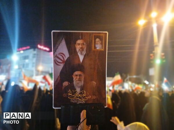 فرهنگیان و دانش آموزان گلستان همچنان پای میدان