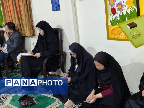 برگزاری جلسه آموزش خانواده در دبستان شاهد حاج تقی آقا بزرگ مشهد