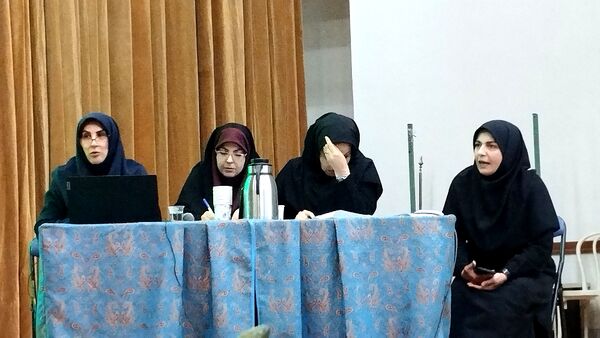 نشست تخصصی کارگروه‌های برنامه فراگیر پرورشی در البرز
