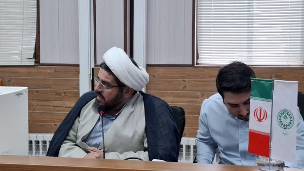نشست صمیمی اعضای مجلس دانش‌آموزی و خبرنگاران پانا با معاون تربیت‌بدنی و سلامت آموزش و پرورش قم