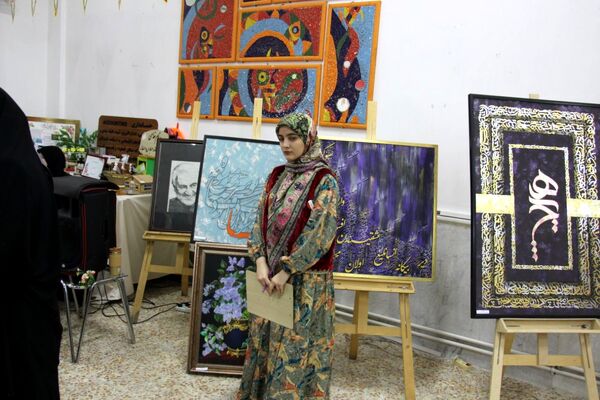افتتاح نمایشگاه شکوفایی هنر و مهارت زنان و دختران هنرستان استاد شهریار 