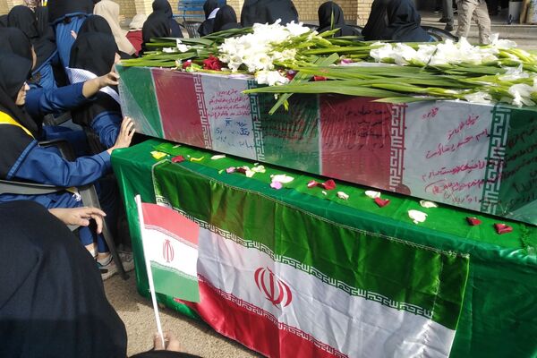 مزین شدن مدرسه حاج آقا توکلی به رایحه شهید گمنام 