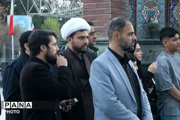 قرچک، نوروز را با اقتدا به شهدا آغاز کرد