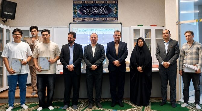تقدیر از مقام‌آوران جشنواره‌های خوارزمی و فرهنگی‌هنری در دبیرستان البرز
