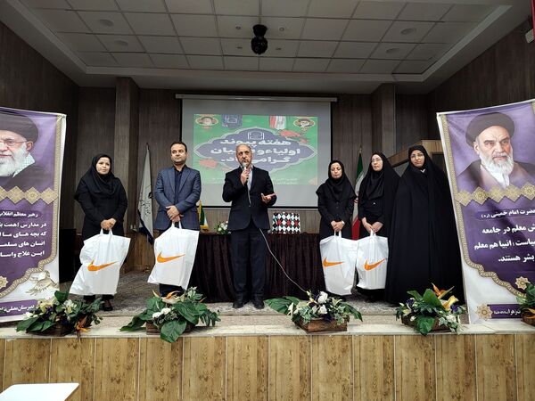 مجمع عمومی انجمن اولیا و مربیان دبیرستان مصلی نژاد حضرت زهرا(س)