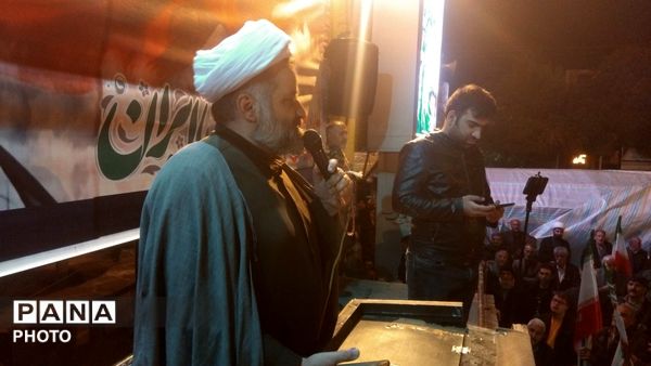 نورآباد میزبان هفتاد و چهارمین موج تجمعات بیعت با رهبری 