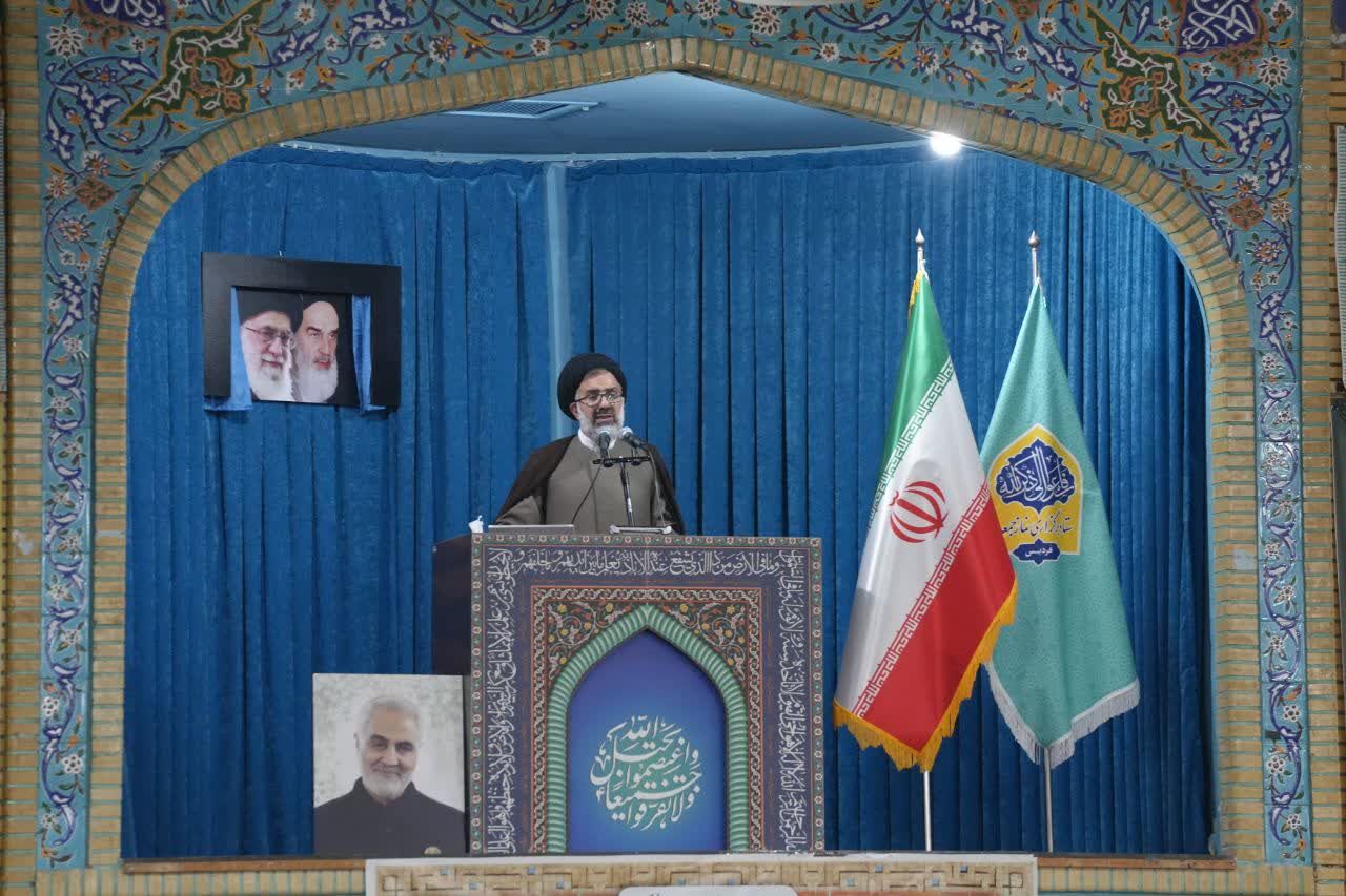 مقاومت در برابر تهاجم فرهنگی دشمن، تنها با تقوا و وحدت ممکن است