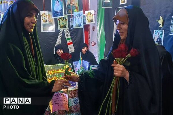 خدمت رسانی دانش‌آموزان و فرهنگیان دبیرستان تزکیه شهرری در موکب بسیج دانش آموزی 