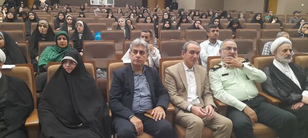 همایش تجلیل از مدرسه یاران استان قم