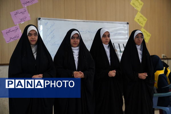 همایش استانی سپاس مربی با حضور پرشور دانش‌آموزان پیشتاز وخبرنگار پانای استان اصفهان