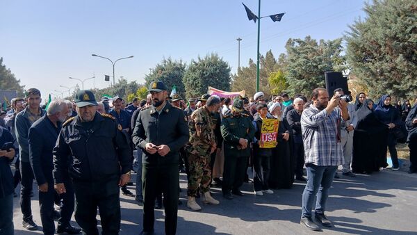 راهپیمایی 13 آبان دانش‌آموزان و مسئولین شهر مهستان