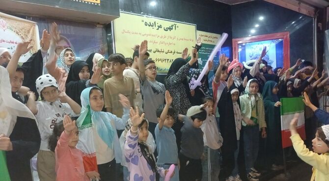 شور و همبستگی دانش‌آموزان ایران در غرفه سازمان دانش‌آموزی