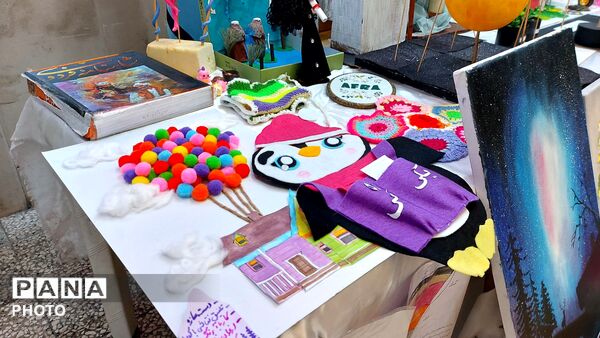 نمایشگاه جابربن‌حیان در دبستان سما ۴