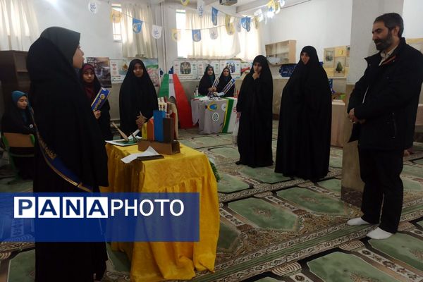 شکوفایی خلاقیت و آرمان‌ها در «مدرسه انقلاب» دبیرستان عفاف شهرقدس