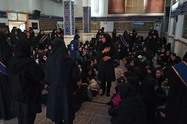 حضور دانش‌آموزان مدارس ناحیه 2 شهرری در مراسم عزاداری حضرت زهرا(س)