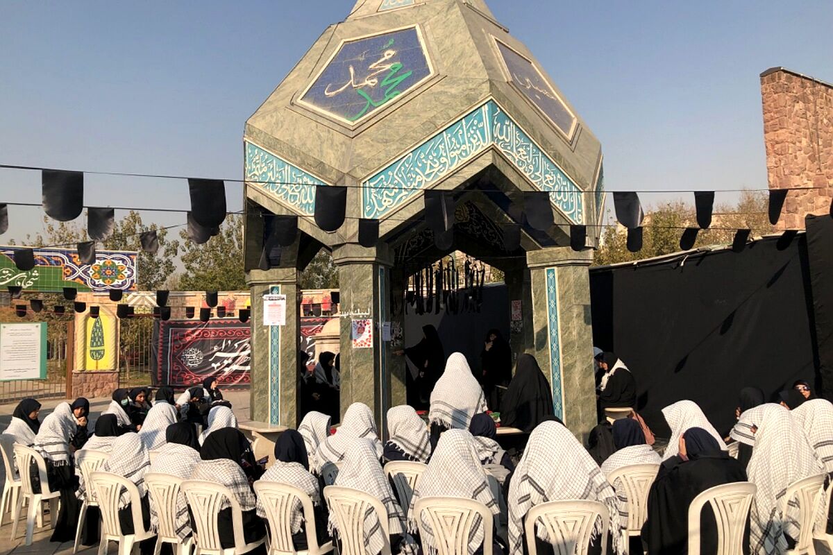 مراسم غبار‌روبی مزار شهدای گمنام در ناحیه دو شهرری 