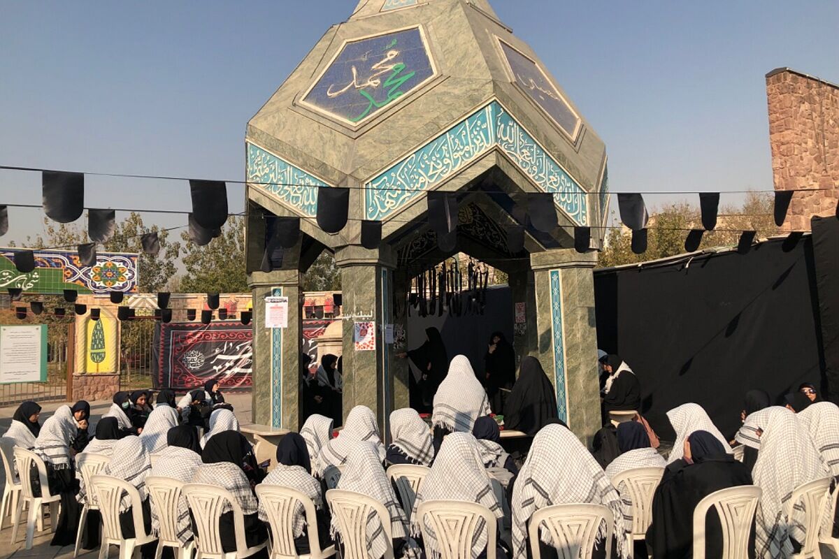 مراسم غبار‌روبی مزار شهدای گمنام در ناحیه دو شهرری 