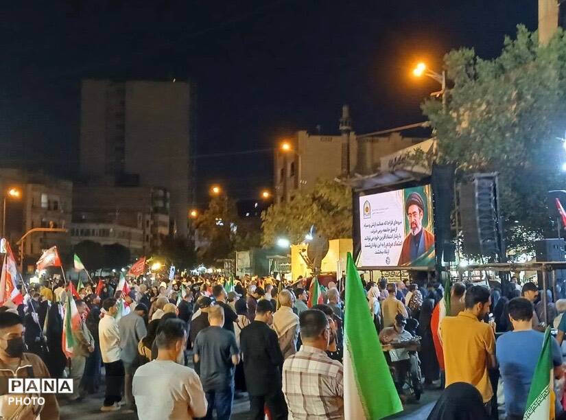 میدان انقلاب، میعادگاه خروش ملت در فریاد «الله‌اکبر» و طنین «مرگ بر آمریکا» و «مرگ بر اسرائیل»