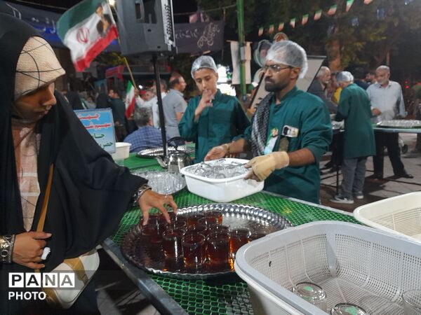  خدمت رسانی چایخانه حضرت زهرا 