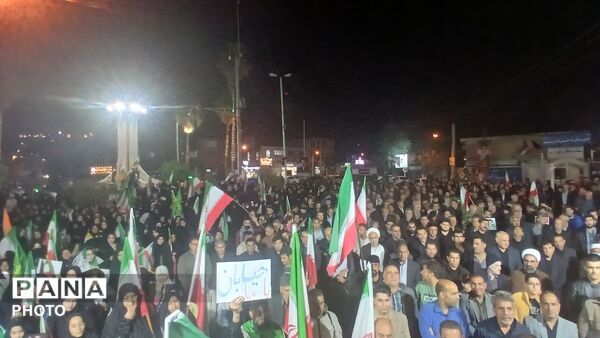 مردم پلدختر در حمایت از انقلاب هر شب  در خیابان هستند