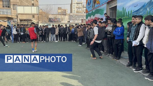  مسابقات ورزشی بین مدرسه ای دانش آموزان پسر متوسطه اول در پاکدشت